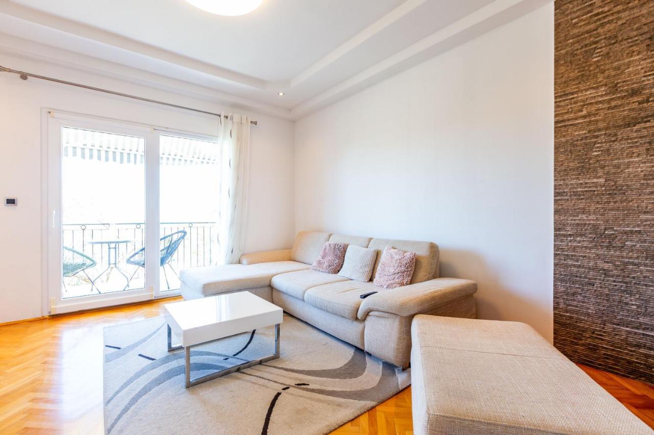 Rs Two Bedroom Apartment Sukosan Exterior photo